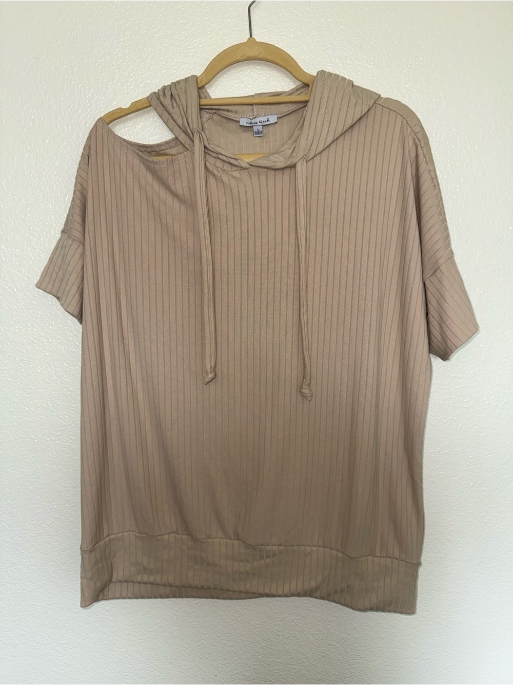 NWOT white birch Ribbed Short Sleeve Hoodie